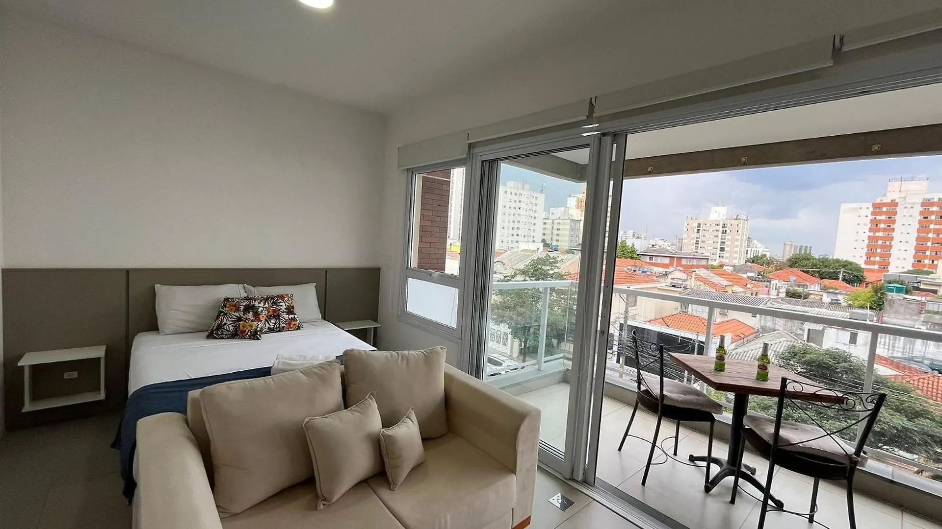 Varandas Studio Com Vista Na Vl Mariana | Delfhy Sao Paulo